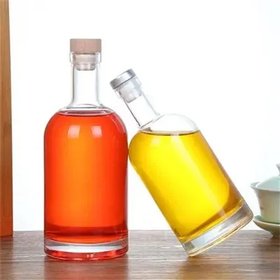 Har transparenta vodkaflaskor en specifik stängningstyp?