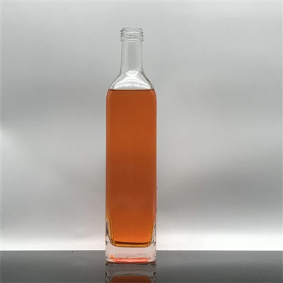 Frostad glas vodkaflaska